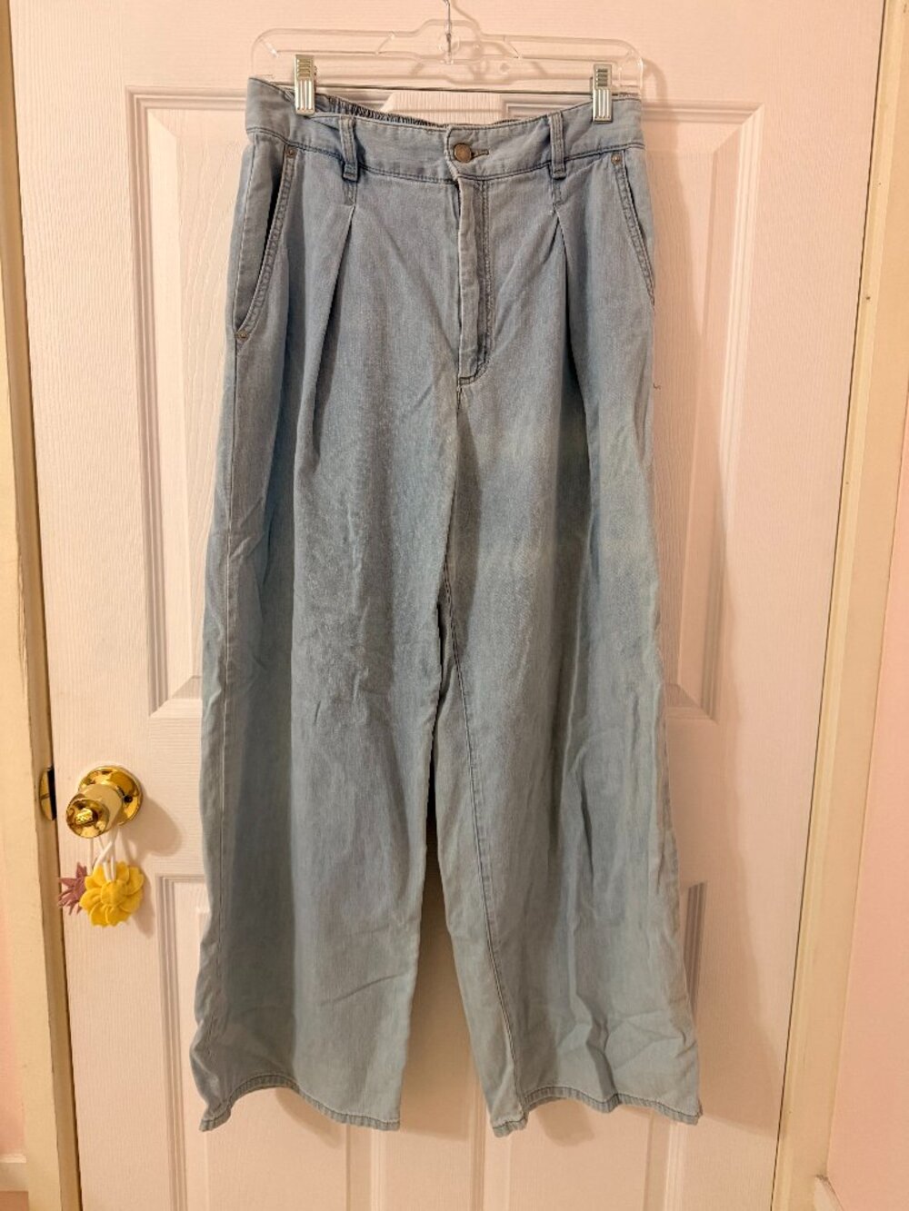GU Highwaist wide leg jeans